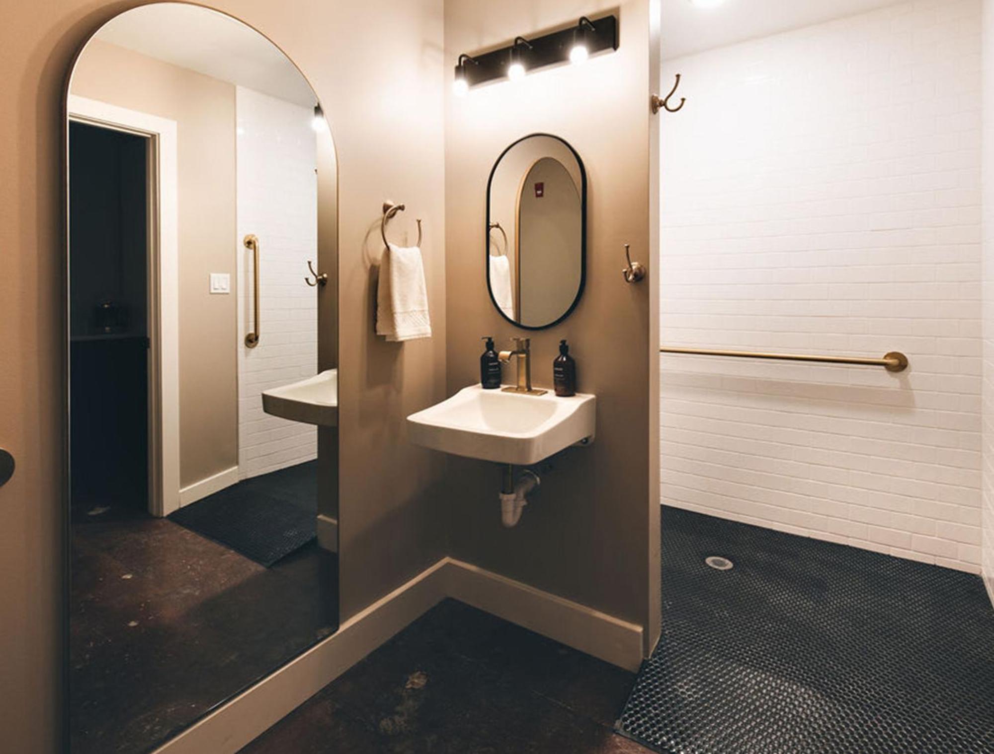 The Bellwether Hotel Louisville Bagian luar foto